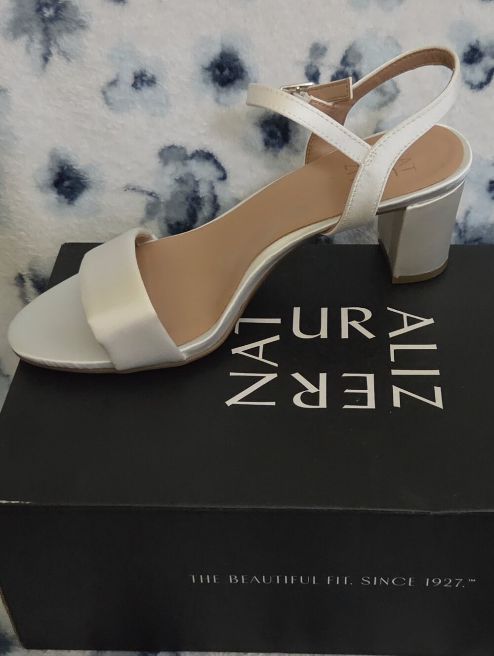 Naturalizer Bristol White Satin Dress Sandals Size 7.5 W Wide Width Bridal NIB